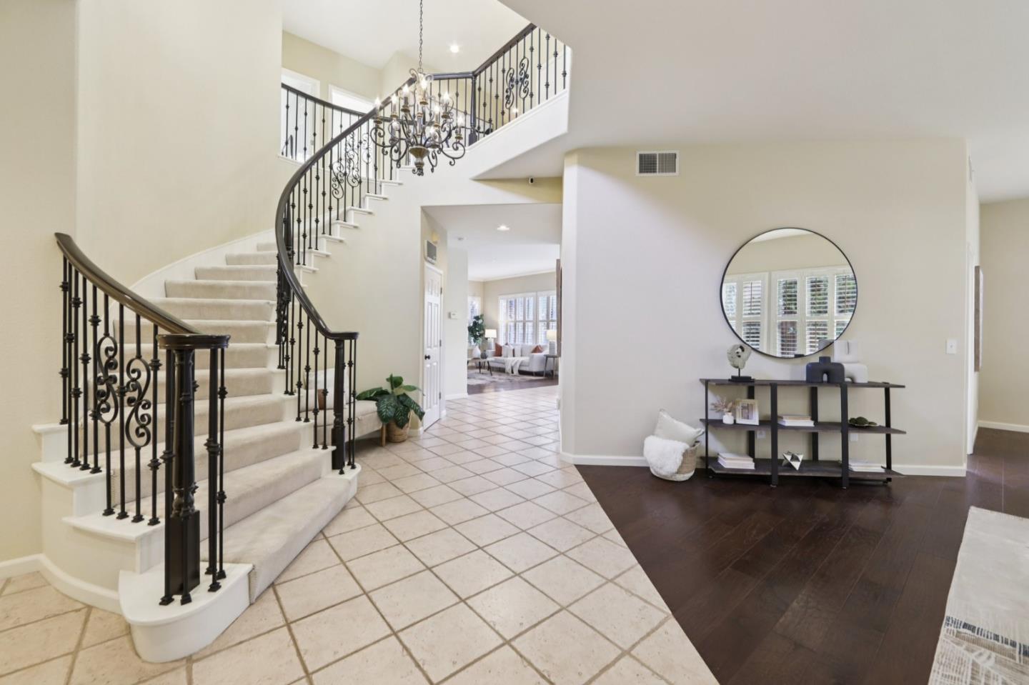 Detail Gallery Image 6 of 91 For 5761 Capilano Dr, San Jose,  CA 95138 - 5 Beds | 4/1 Baths