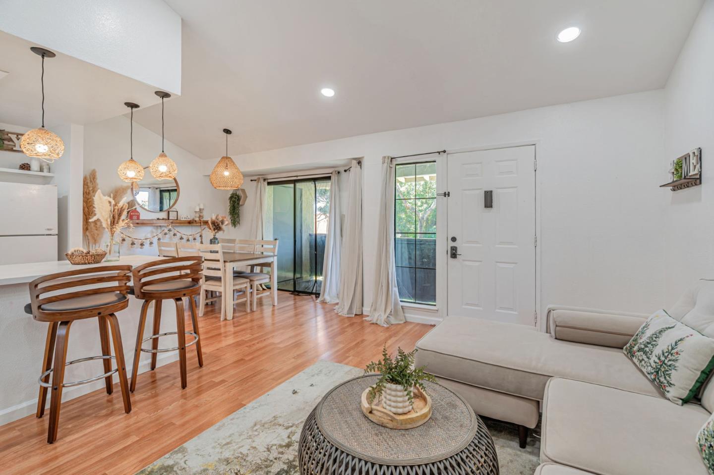 Detail Gallery Image 4 of 34 For 3138 Kenland Dr, San Jose,  CA 95111 - 2 Beds | 1 Baths