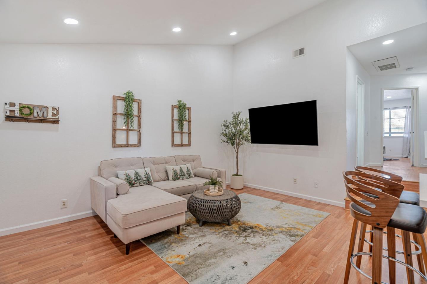 Detail Gallery Image 6 of 34 For 3138 Kenland Dr, San Jose,  CA 95111 - 2 Beds | 1 Baths