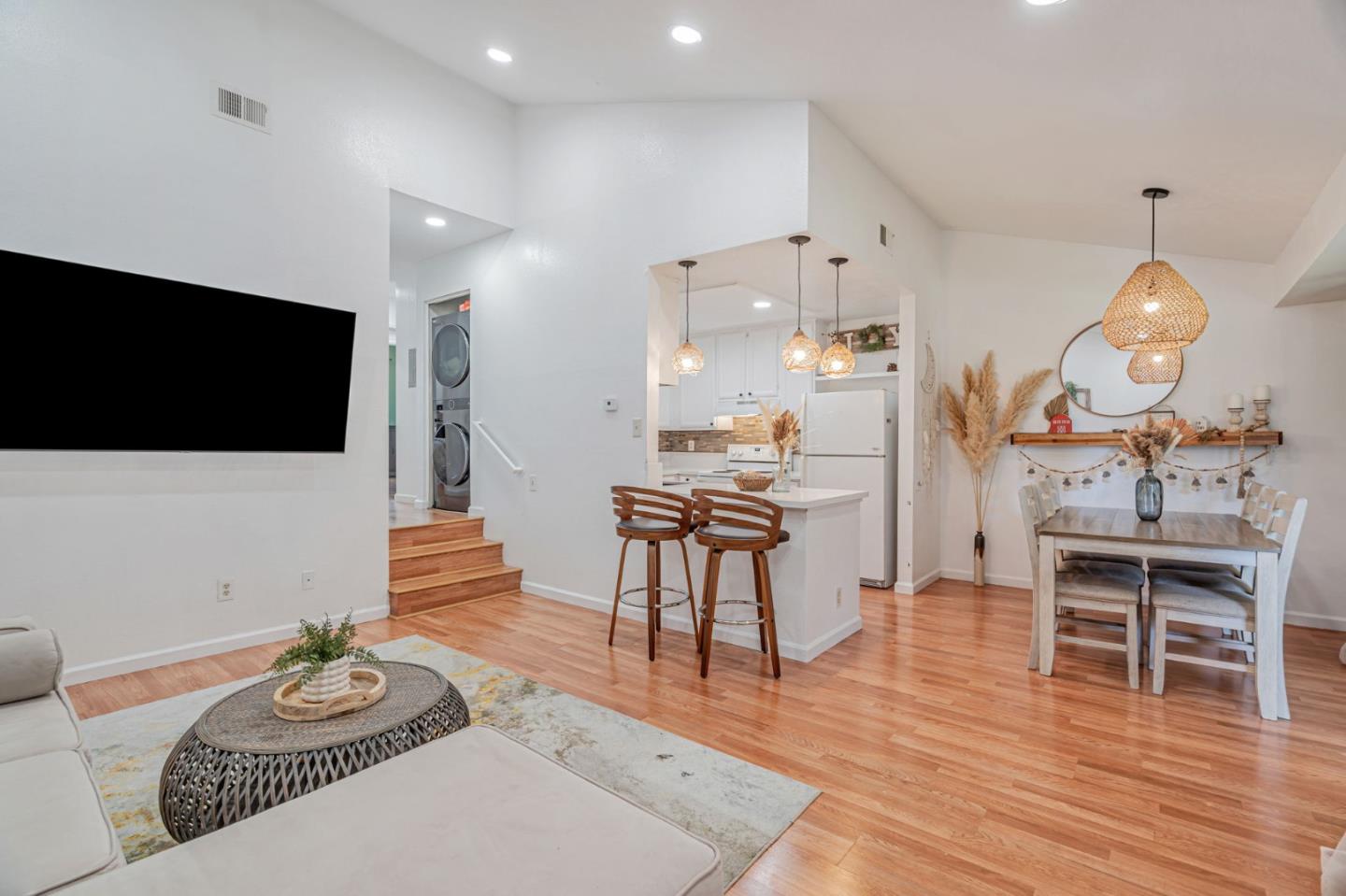 Detail Gallery Image 7 of 34 For 3138 Kenland Dr, San Jose,  CA 95111 - 2 Beds | 1 Baths