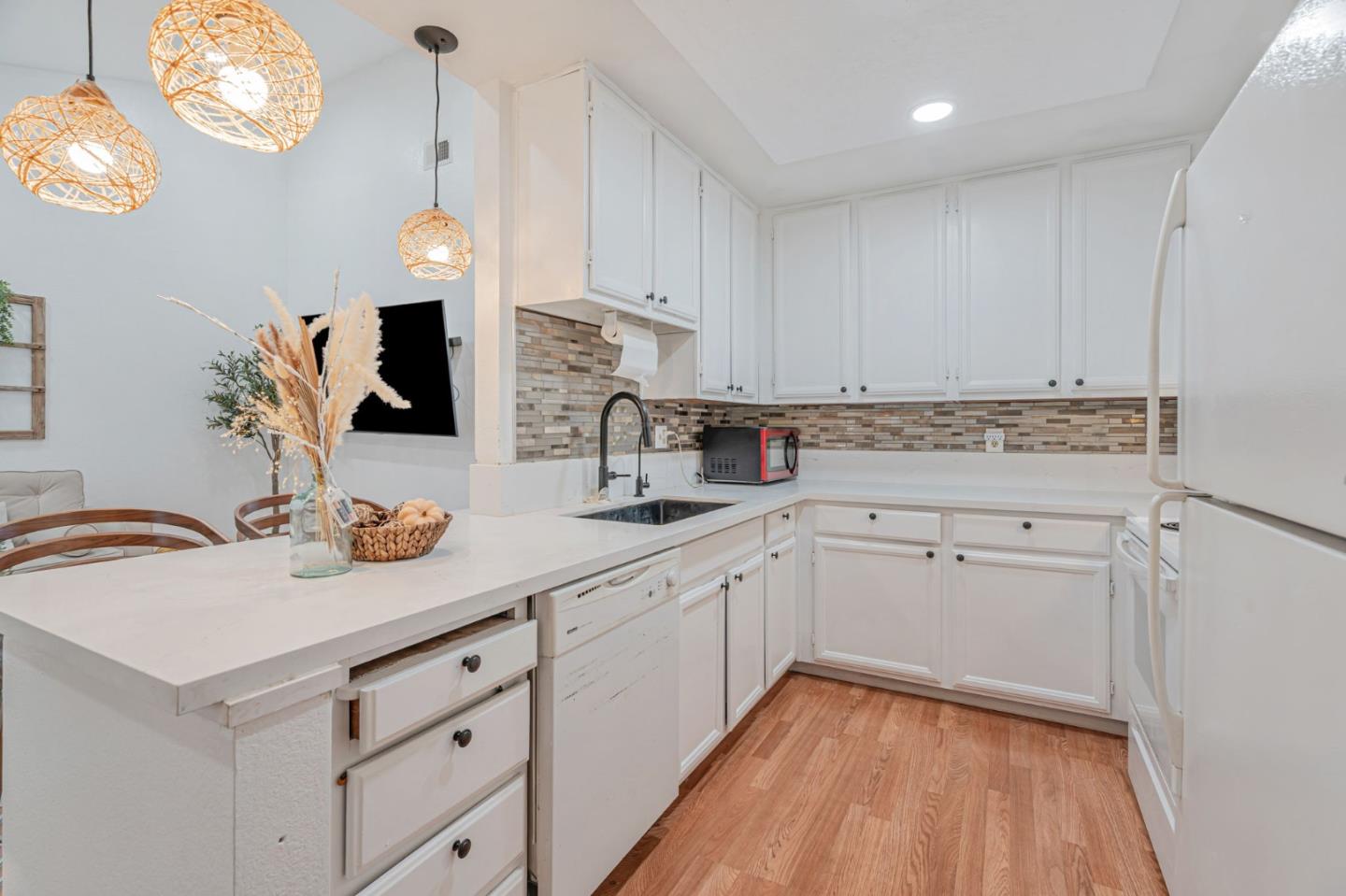 Detail Gallery Image 8 of 34 For 3138 Kenland Dr, San Jose,  CA 95111 - 2 Beds | 1 Baths