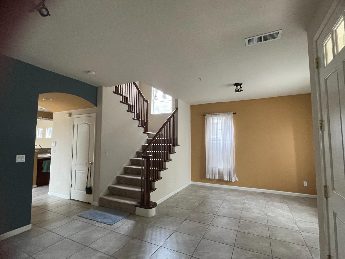 Detail Gallery Image 2 of 5 For 307 Saint Mathews St, Greenfield,  CA 93927 - 4 Beds | 3/1 Baths