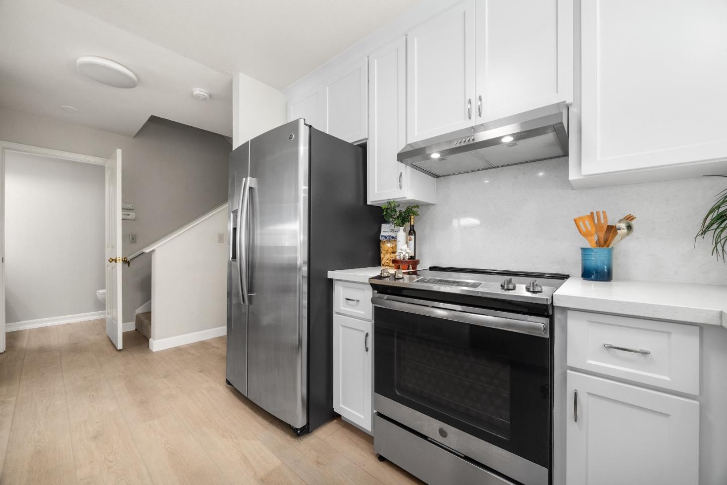 Detail Gallery Image 12 of 47 For 6321 Imperial Ct, Aptos,  CA 95003 - 3 Beds | 2/1 Baths
