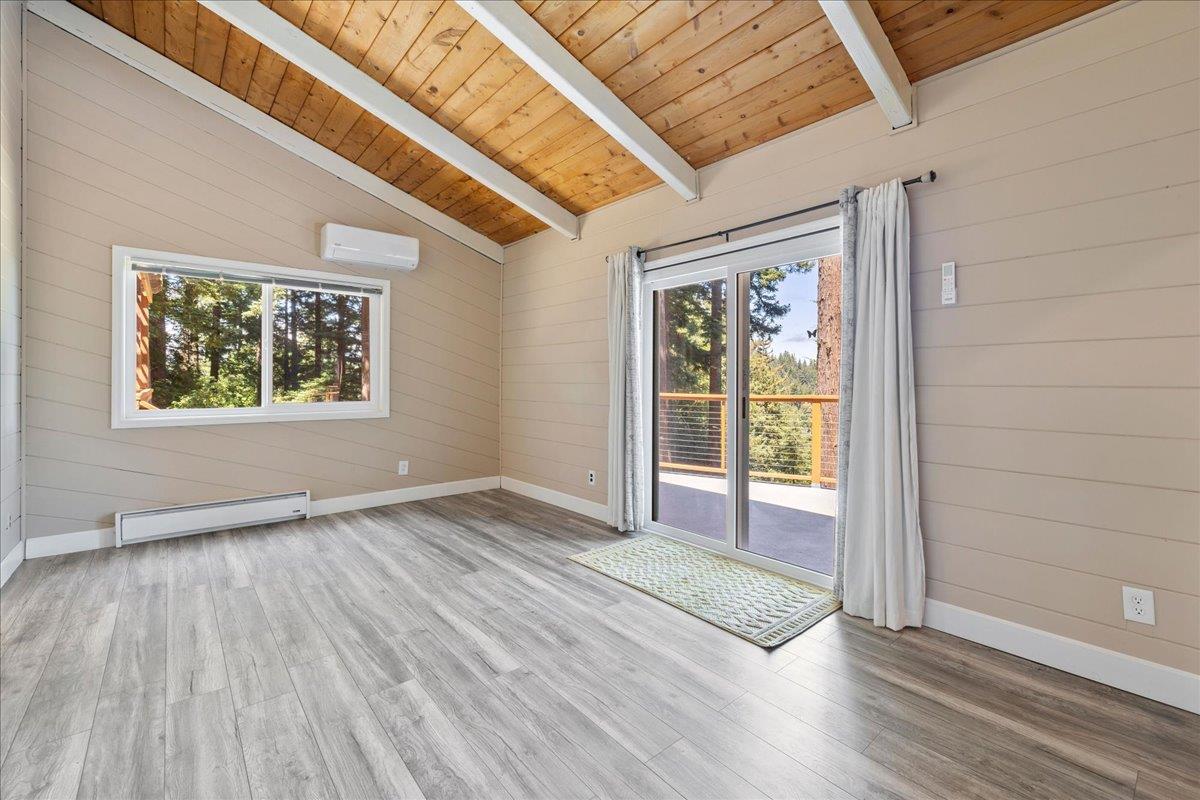 Detail Gallery Image 11 of 27 For 26000 Pierce Rd, Los Gatos,  CA 95033 - 3 Beds | 2 Baths
