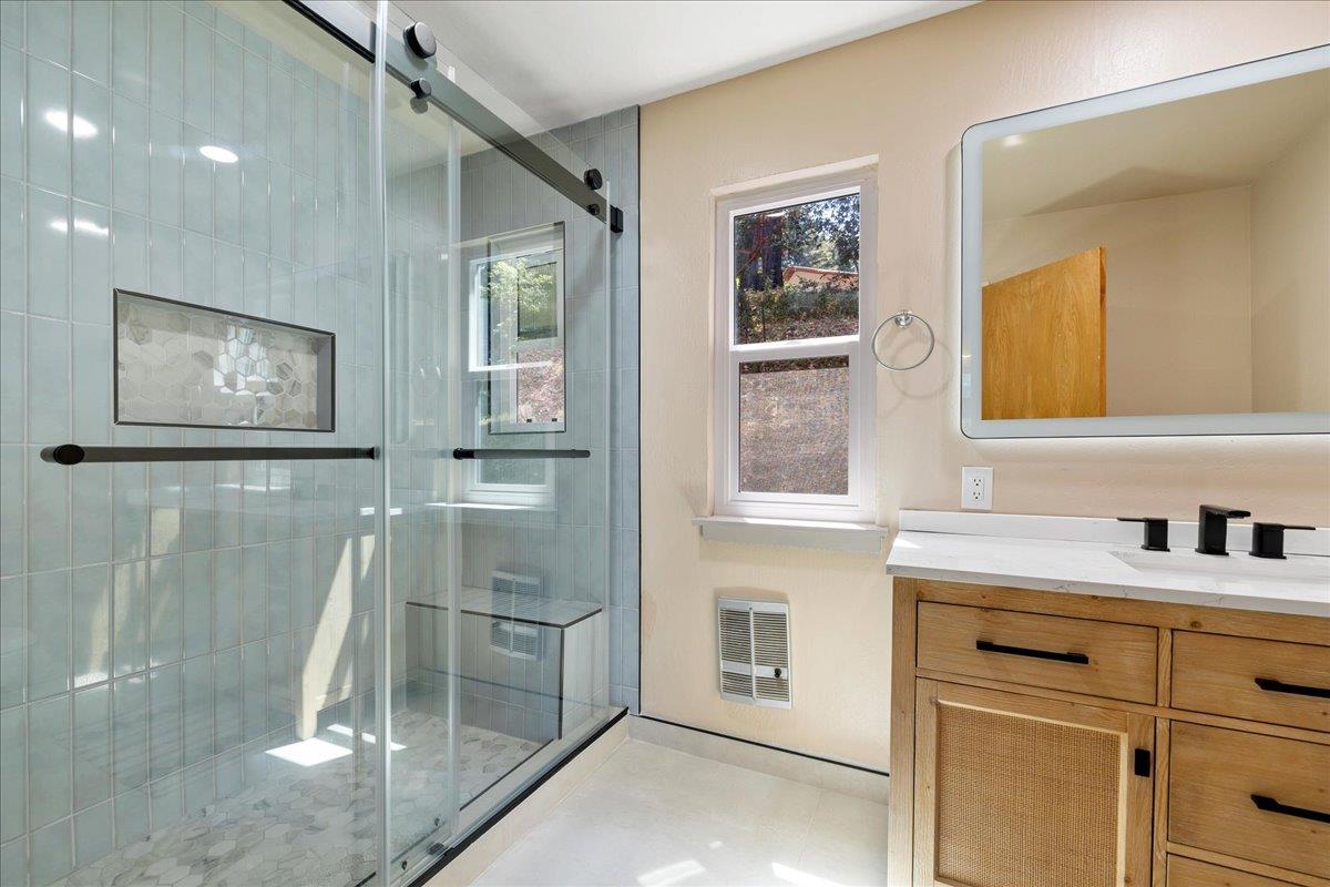 Detail Gallery Image 13 of 27 For 26000 Pierce Rd, Los Gatos,  CA 95033 - 3 Beds | 2 Baths