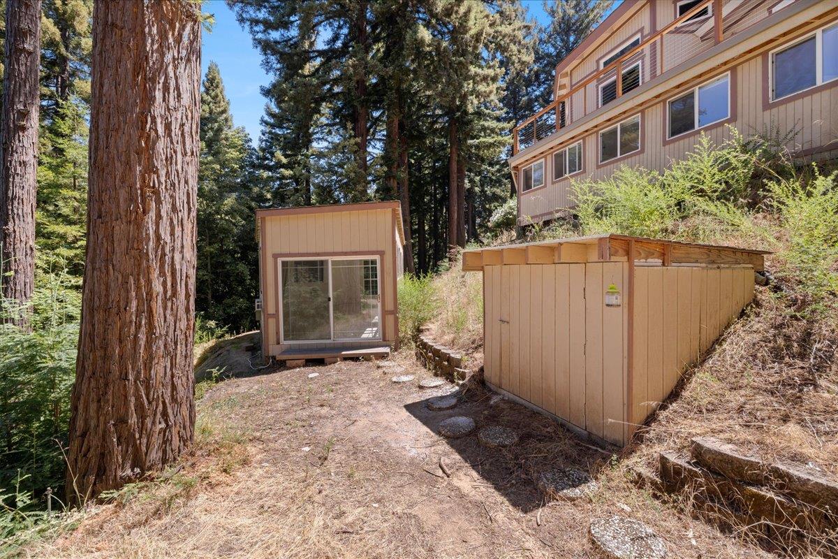 Detail Gallery Image 23 of 27 For 26000 Pierce Rd, Los Gatos,  CA 95033 - 3 Beds | 2 Baths