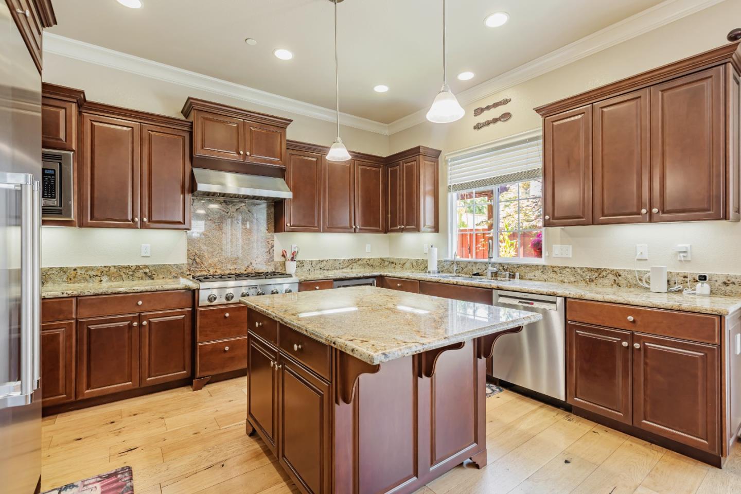Detail Gallery Image 14 of 54 For 1802 Lavender Crk, San Jose,  CA 95120 - 5 Beds | 4 Baths