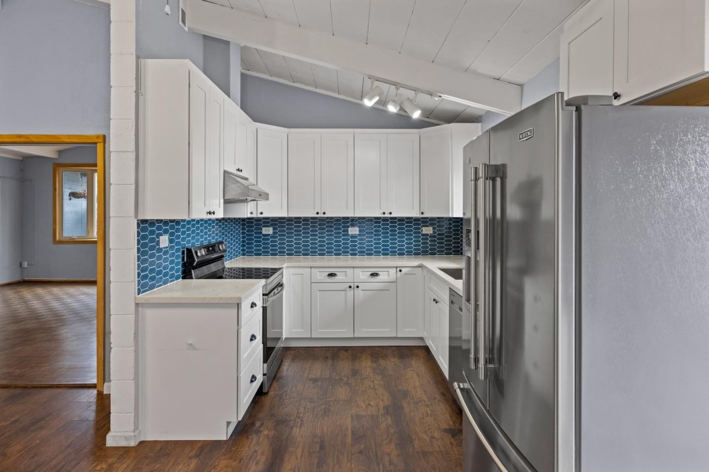 Detail Gallery Image 11 of 34 For 1605 Broadway Ave, Seaside,  CA 93955 - 4 Beds | 1/1 Baths