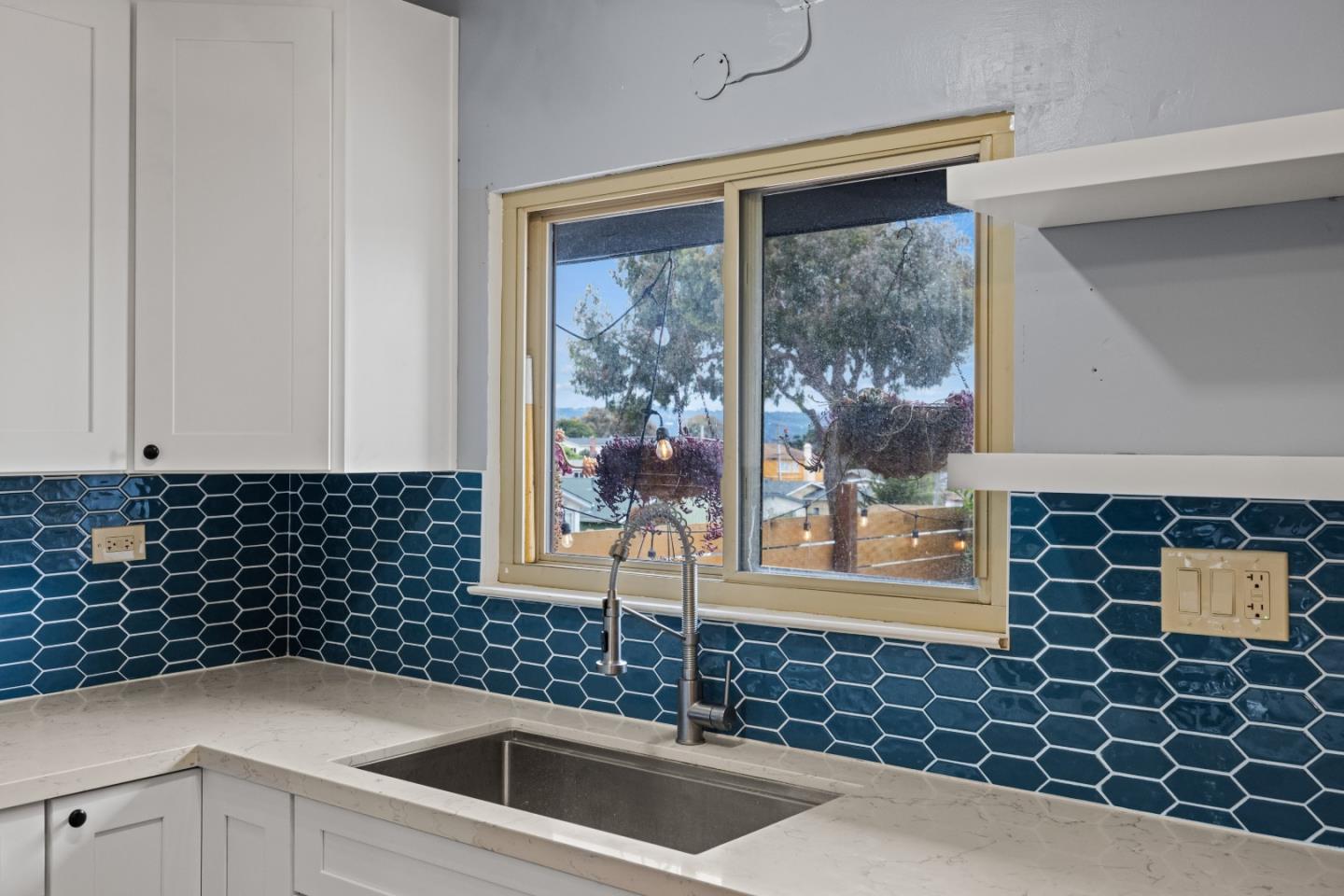Detail Gallery Image 12 of 34 For 1605 Broadway Ave, Seaside,  CA 93955 - 4 Beds | 1/1 Baths