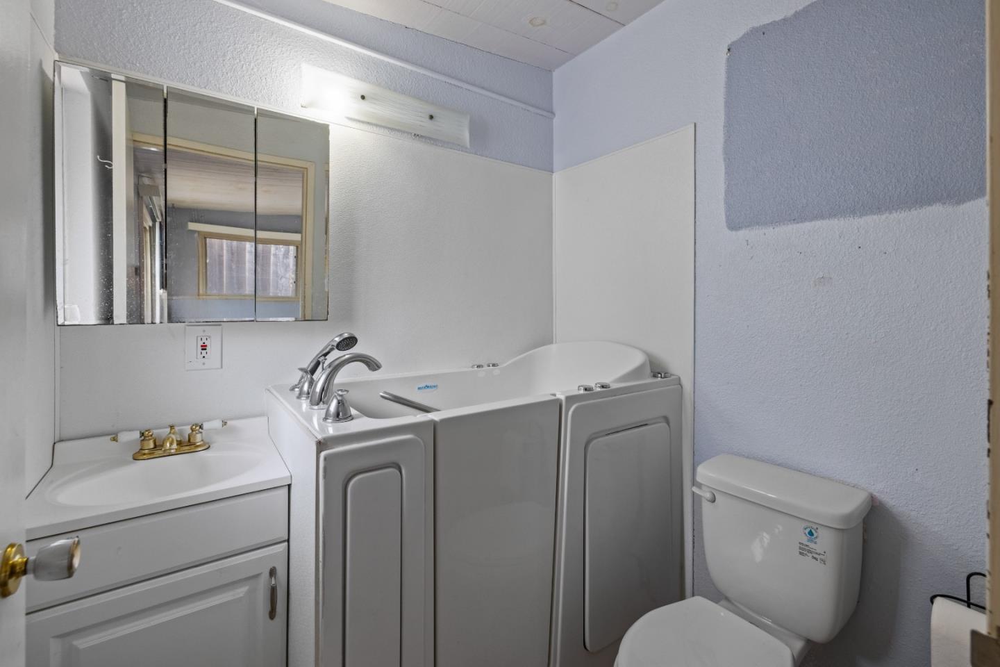 Detail Gallery Image 18 of 34 For 1605 Broadway Ave, Seaside,  CA 93955 - 4 Beds | 1/1 Baths