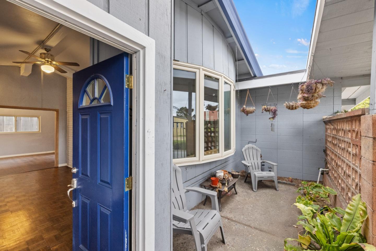 Detail Gallery Image 3 of 34 For 1605 Broadway Ave, Seaside,  CA 93955 - 4 Beds | 1/1 Baths
