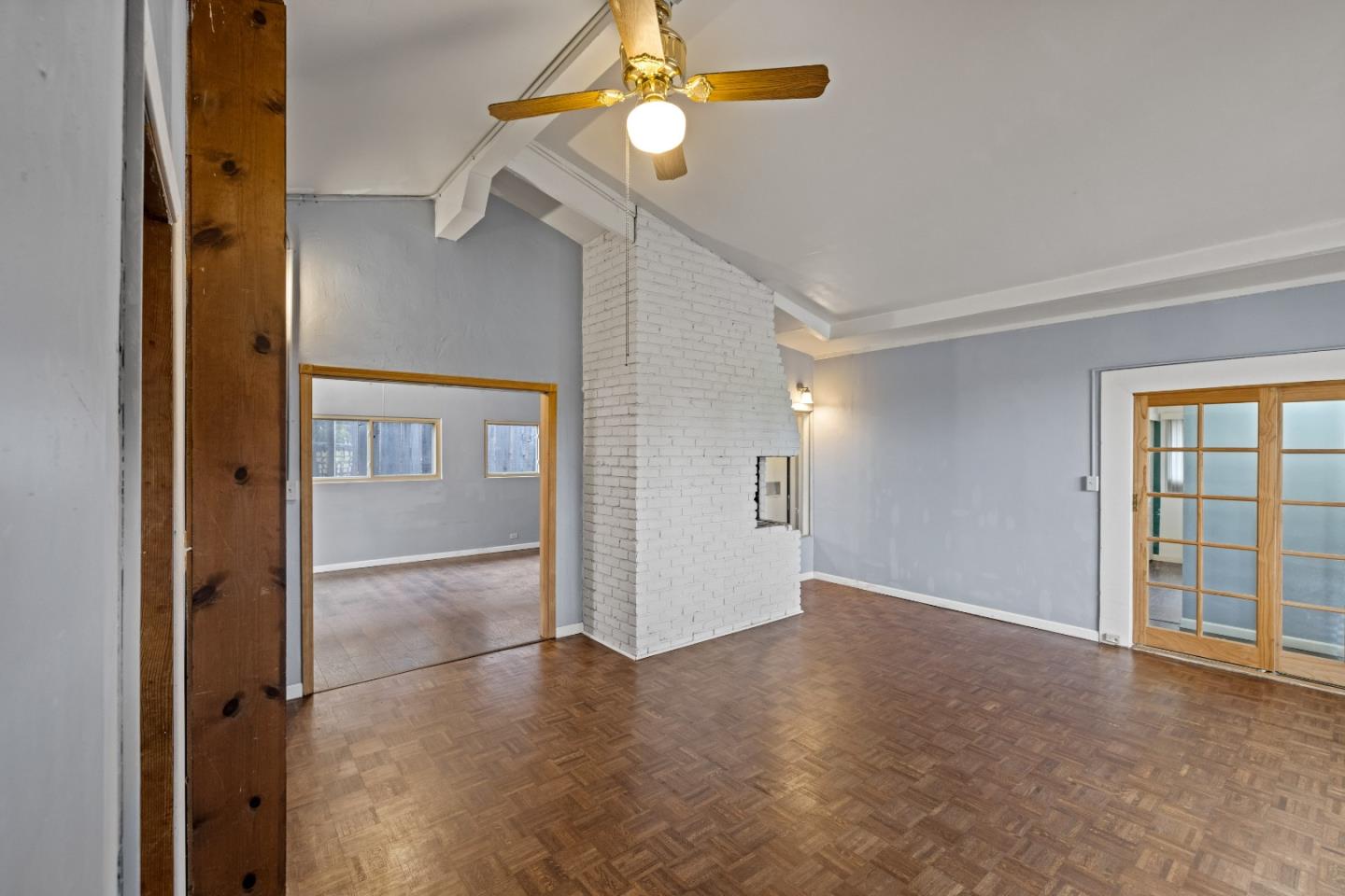 Detail Gallery Image 4 of 34 For 1605 Broadway Ave, Seaside,  CA 93955 - 4 Beds | 1/1 Baths