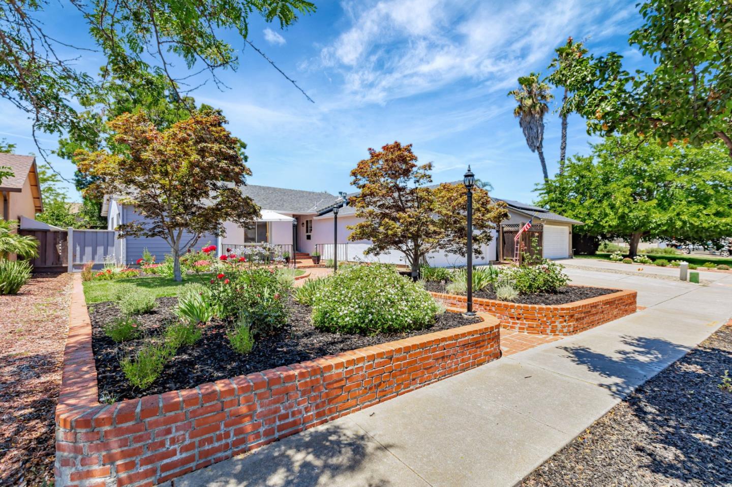Detail Gallery Image 3 of 42 For 5929 Moraga Ave, San Jose,  CA 95123 - 3 Beds | 2 Baths