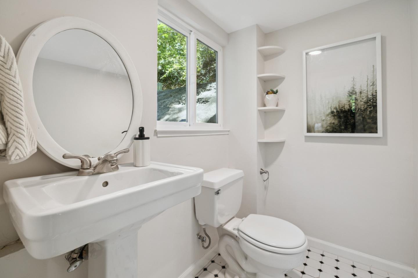 Detail Gallery Image 12 of 49 For 200 Shady Ln, Boulder Creek,  CA 95006 - 4 Beds | 2/1 Baths