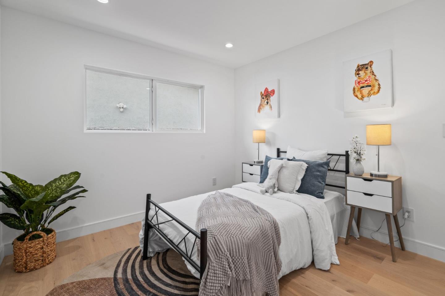 Detail Gallery Image 25 of 37 For 2049 Santa Cruz Ave, Menlo Park,  CA 94025 - 4 Beds | 2/1 Baths