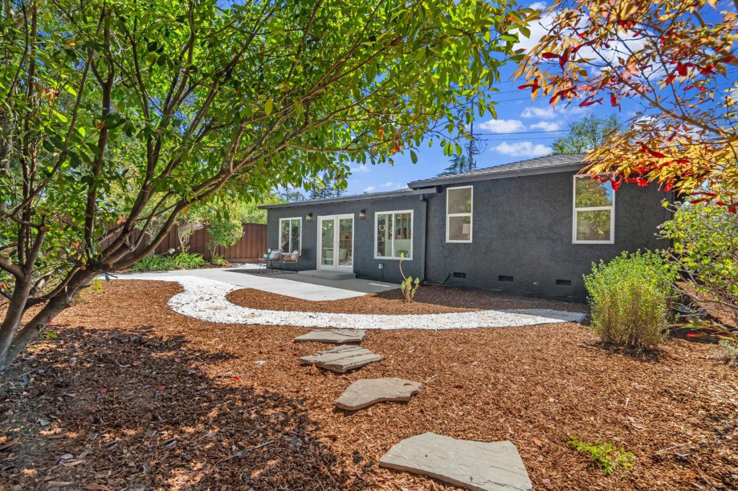 Detail Gallery Image 35 of 37 For 2049 Santa Cruz Ave, Menlo Park,  CA 94025 - 4 Beds | 2/1 Baths