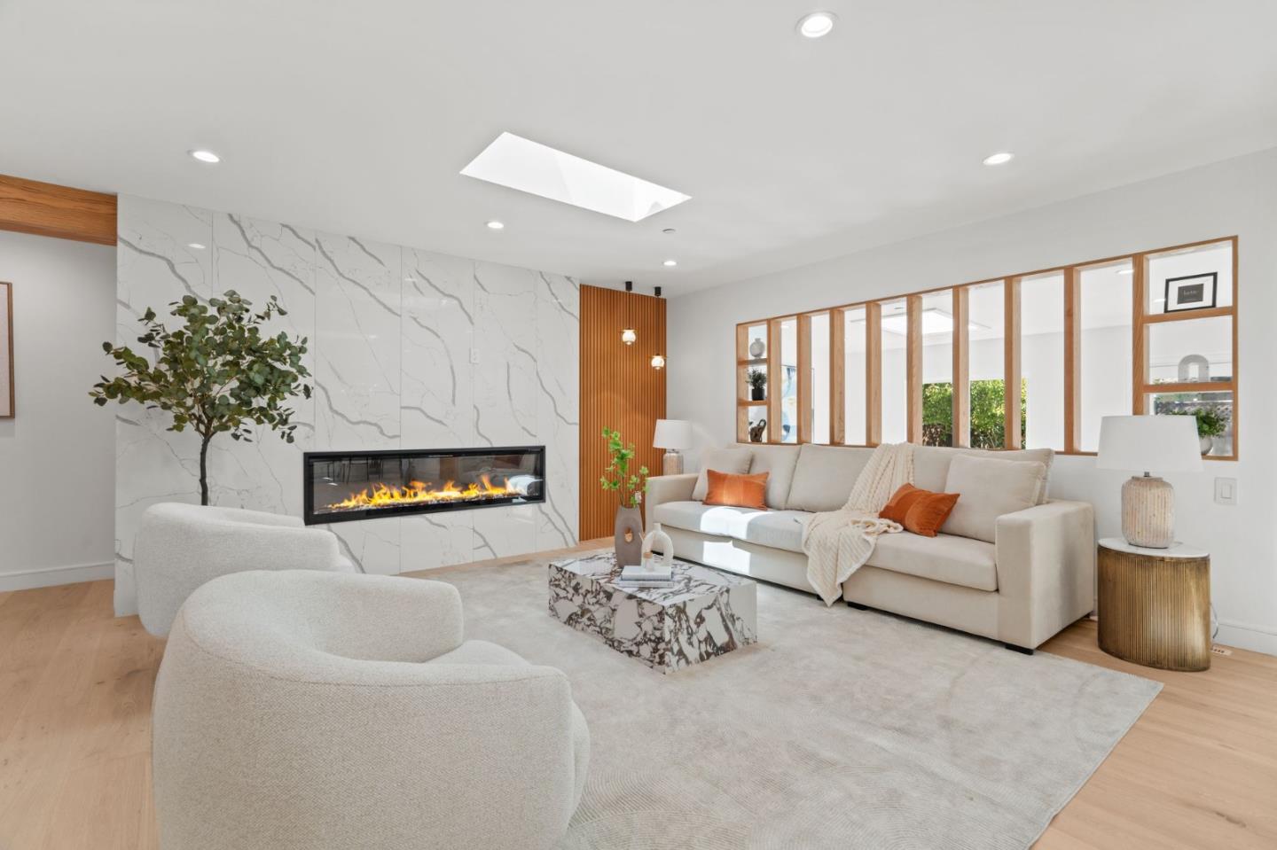 Detail Gallery Image 4 of 37 For 2049 Santa Cruz Ave, Menlo Park,  CA 94025 - 4 Beds | 2/1 Baths