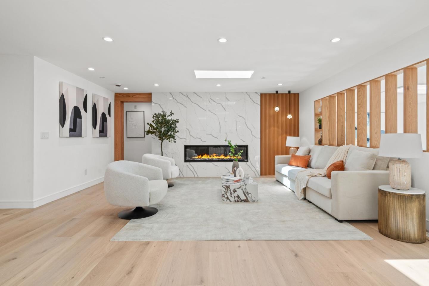 Detail Gallery Image 5 of 37 For 2049 Santa Cruz Ave, Menlo Park,  CA 94025 - 4 Beds | 2/1 Baths