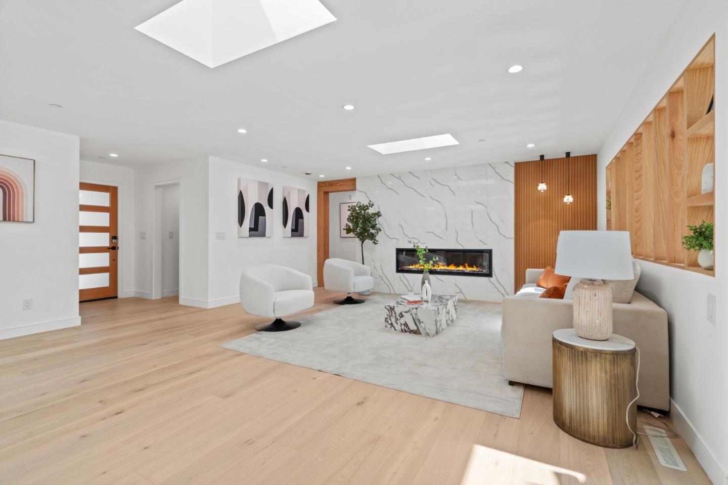 Detail Gallery Image 6 of 37 For 2049 Santa Cruz Ave, Menlo Park,  CA 94025 - 4 Beds | 2/1 Baths