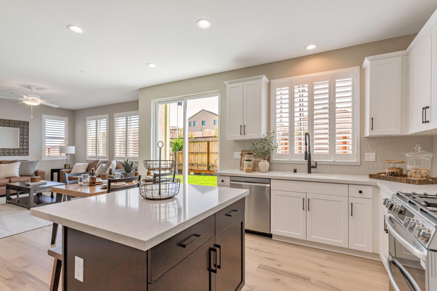 Detail Gallery Image 15 of 65 For 1133 Coyote Peak Way, Hollister,  CA 95023 - 5 Beds | 3 Baths