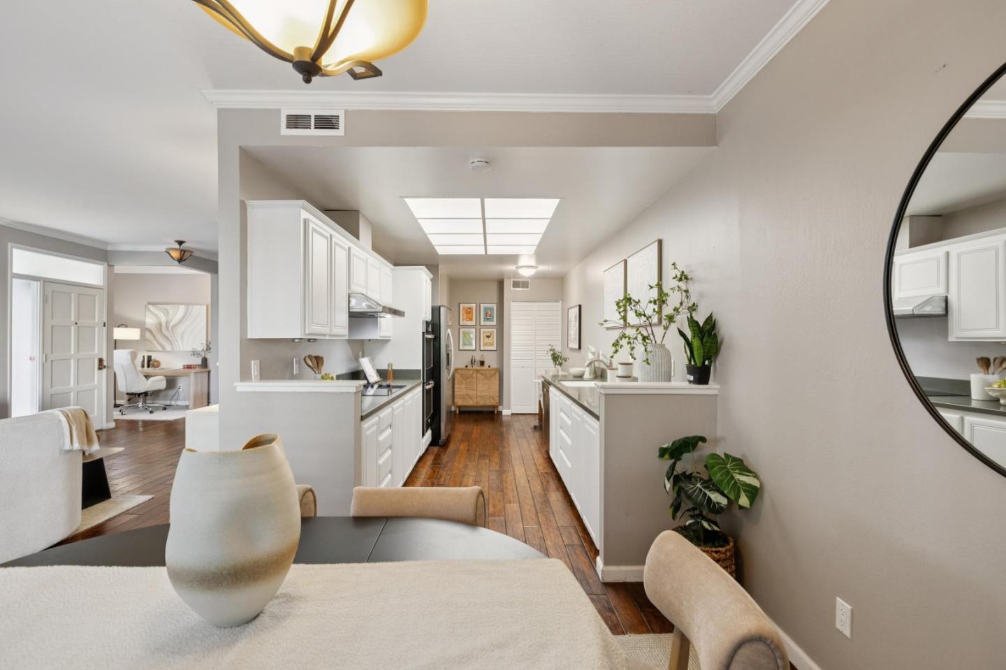 Detail Gallery Image 10 of 50 For 1328 Woodside Rd, Redwood City,  CA 94061 - 2 Beds | 2 Baths
