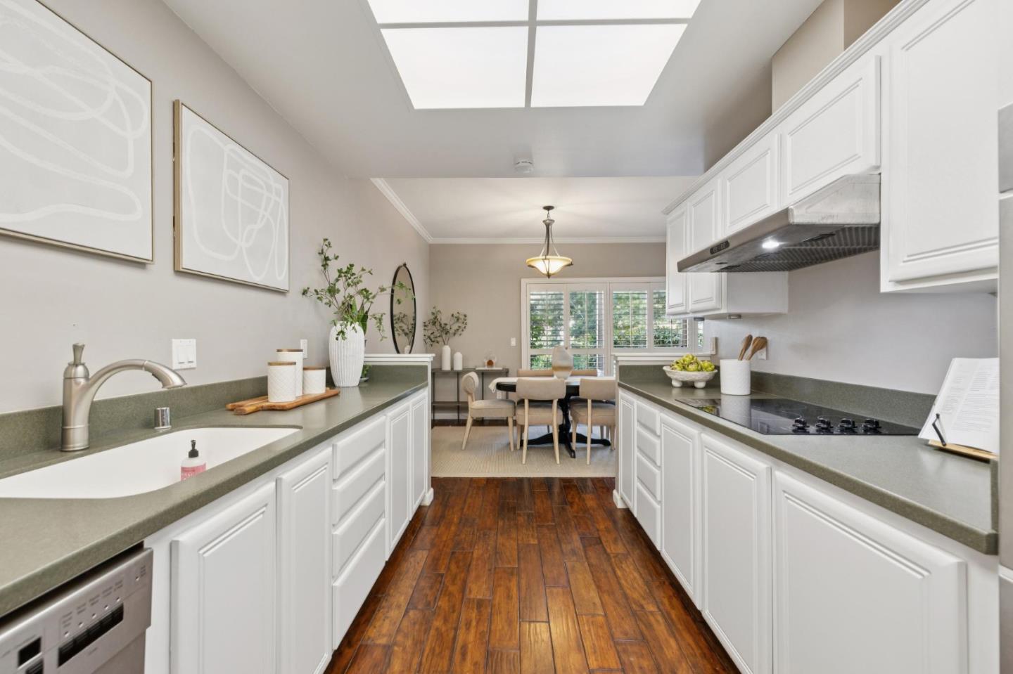 Detail Gallery Image 13 of 50 For 1328 Woodside Rd, Redwood City,  CA 94061 - 2 Beds | 2 Baths