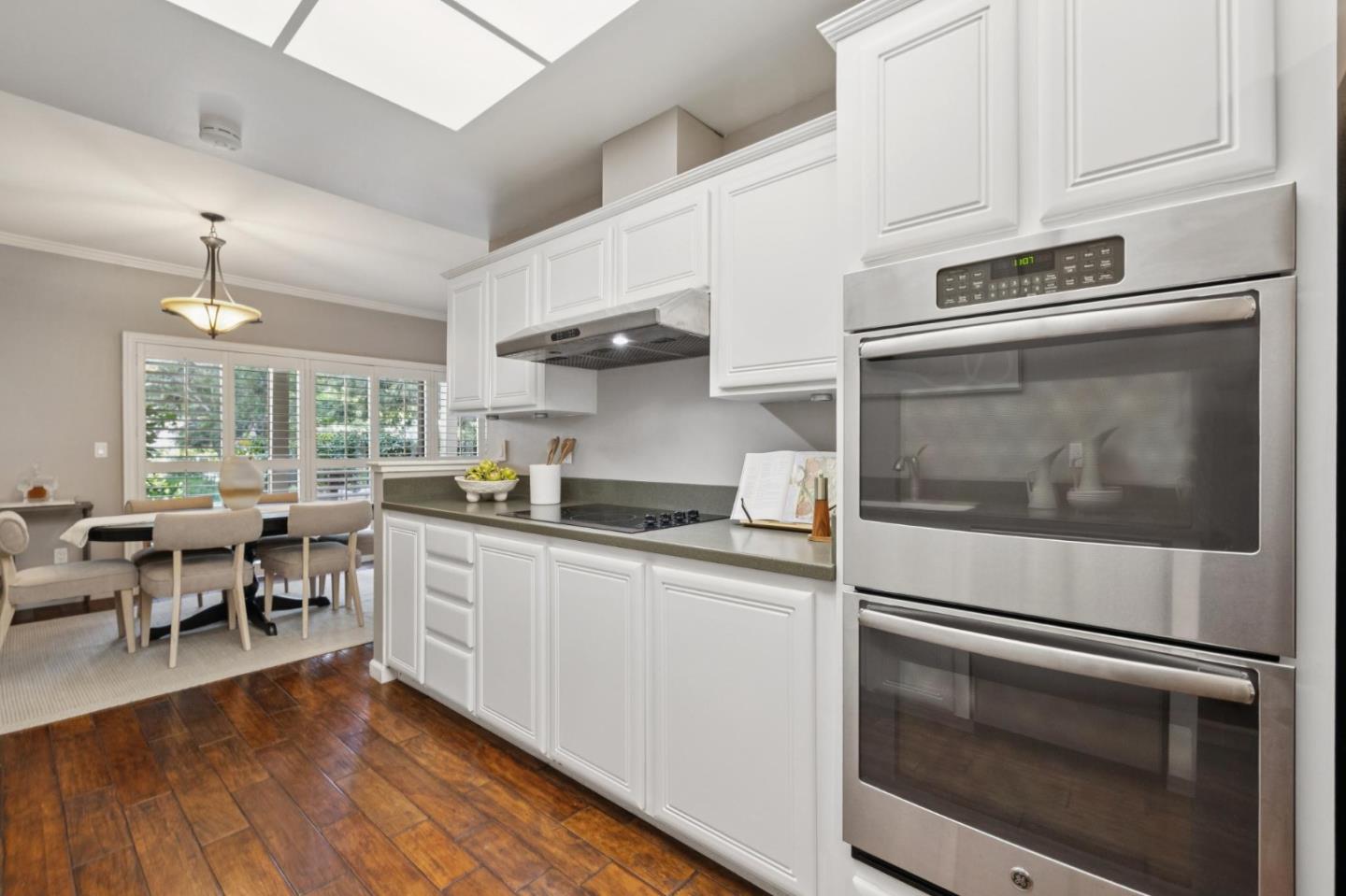 Detail Gallery Image 14 of 50 For 1328 Woodside Rd, Redwood City,  CA 94061 - 2 Beds | 2 Baths