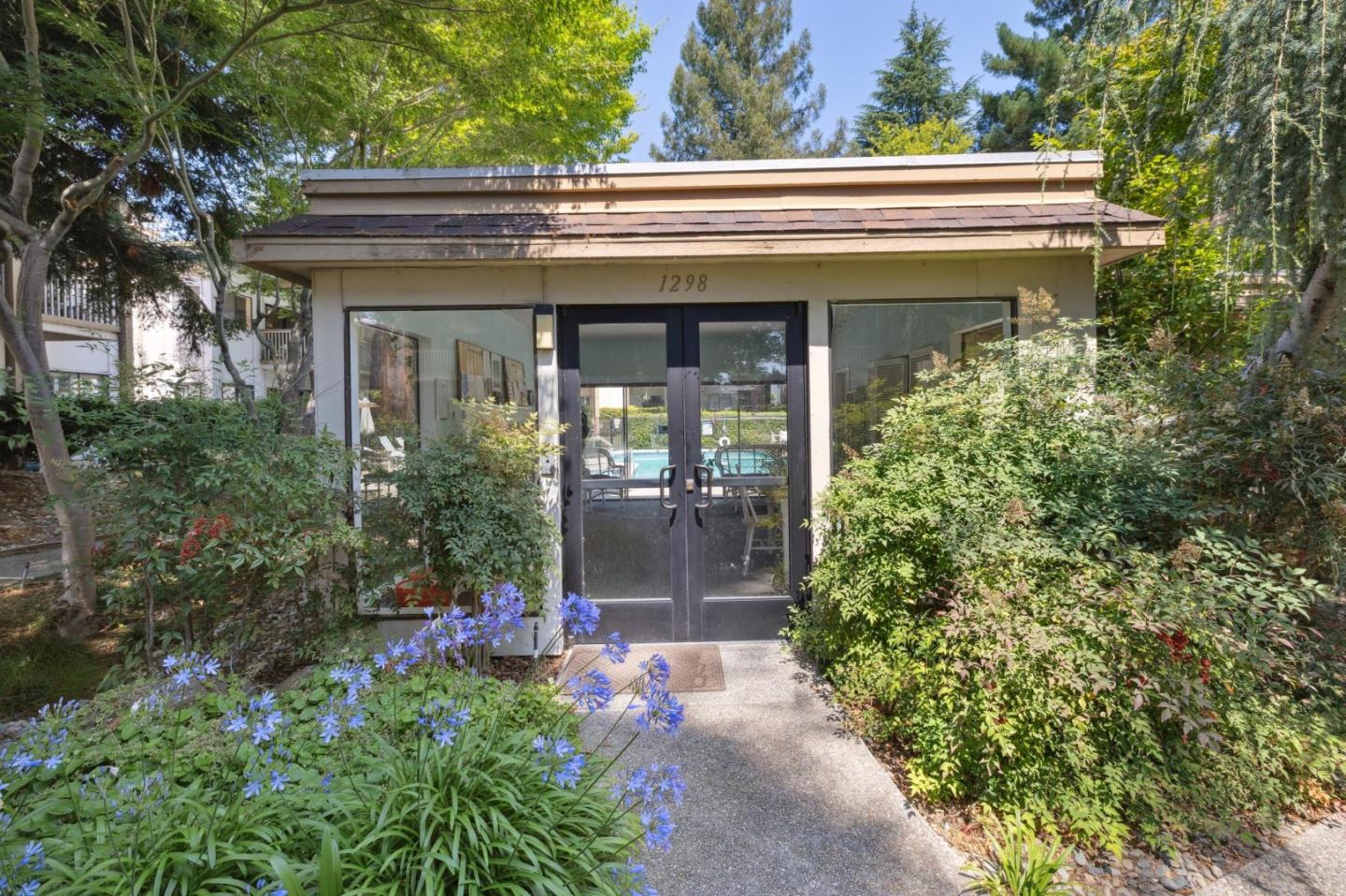 Detail Gallery Image 48 of 50 For 1328 Woodside Rd, Redwood City,  CA 94061 - 2 Beds | 2 Baths