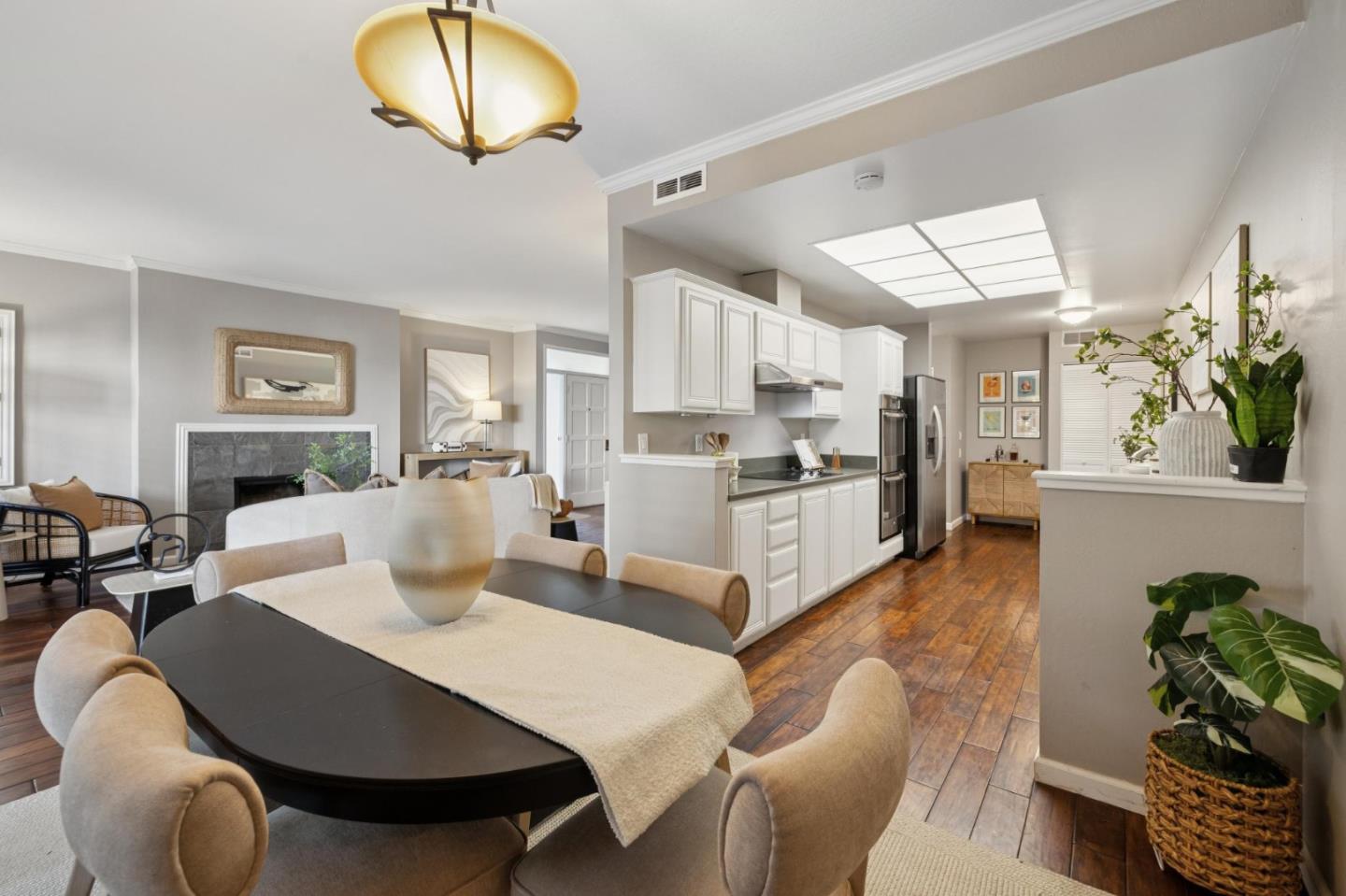 Detail Gallery Image 7 of 50 For 1328 Woodside Rd, Redwood City,  CA 94061 - 2 Beds | 2 Baths