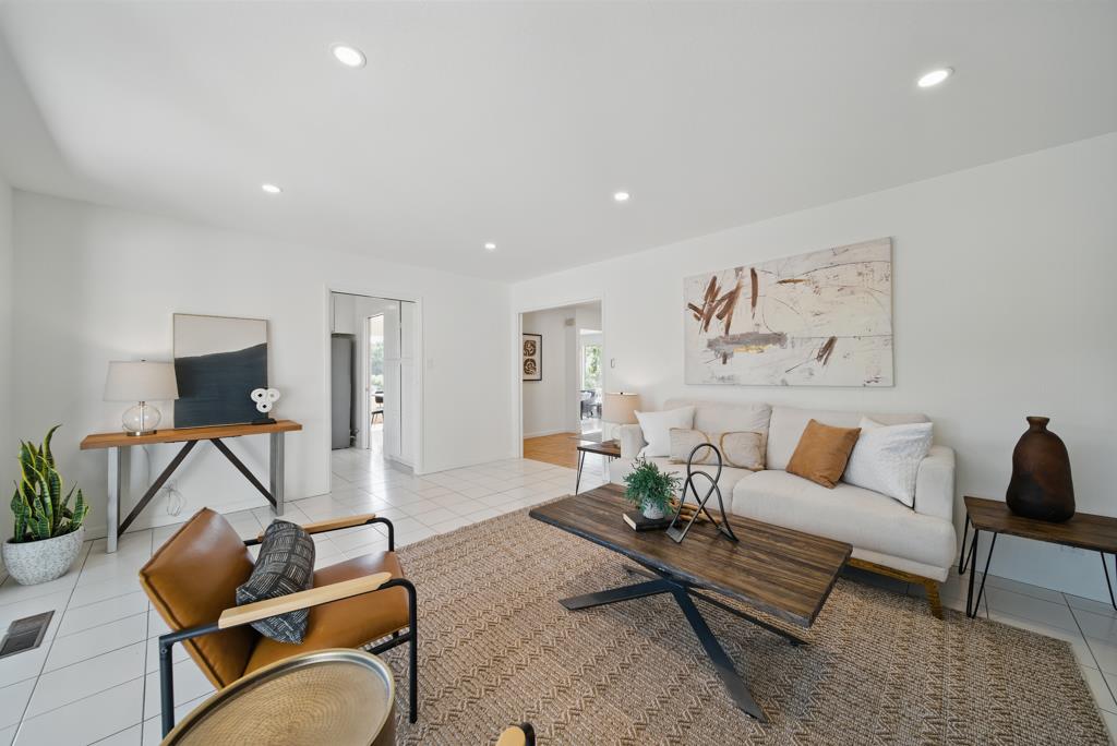 Detail Gallery Image 10 of 46 For 1406 Cedarwood Dr, San Mateo,  CA 94403 - 4 Beds | 2/1 Baths