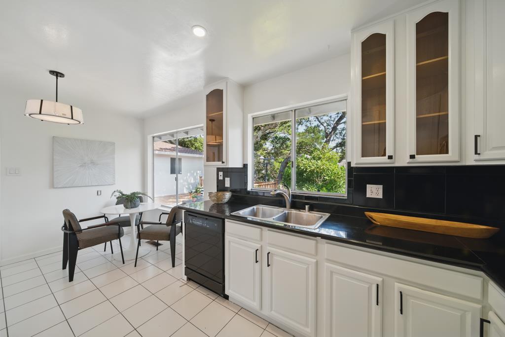 Detail Gallery Image 15 of 46 For 1406 Cedarwood Dr, San Mateo,  CA 94403 - 4 Beds | 2/1 Baths