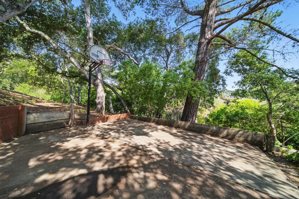Detail Gallery Image 37 of 46 For 1406 Cedarwood Dr, San Mateo,  CA 94403 - 4 Beds | 2/1 Baths
