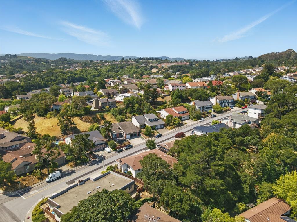 Detail Gallery Image 40 of 46 For 1406 Cedarwood Dr, San Mateo,  CA 94403 - 4 Beds | 2/1 Baths
