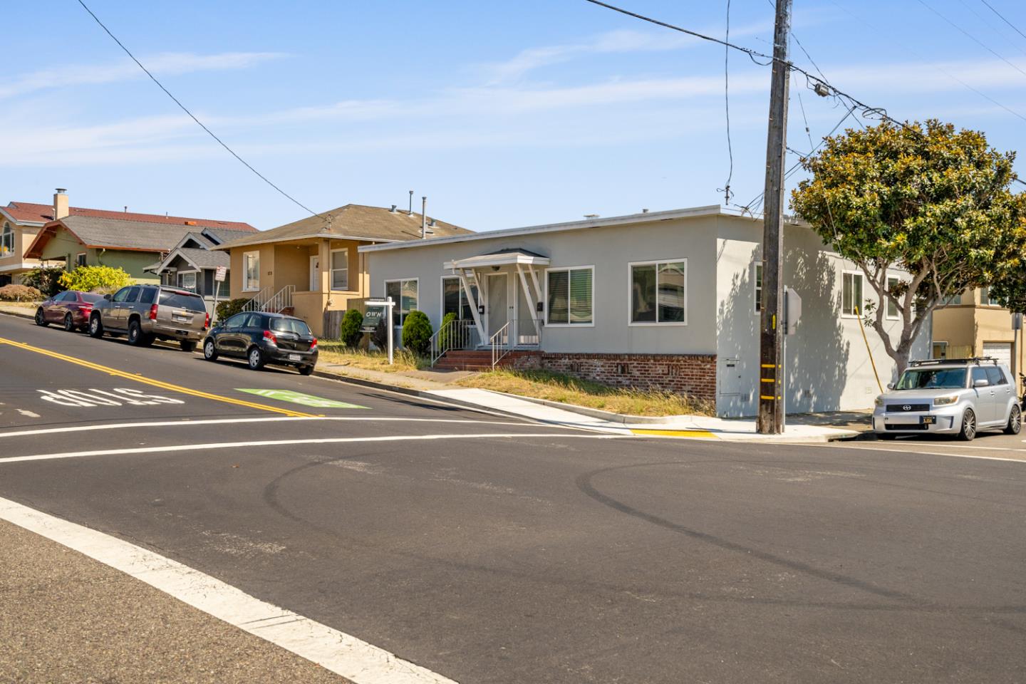 Detail Gallery Image 2 of 12 For 577-579 Miller Ave, South San Francisco,  CA 94080 - – Beds | – Baths