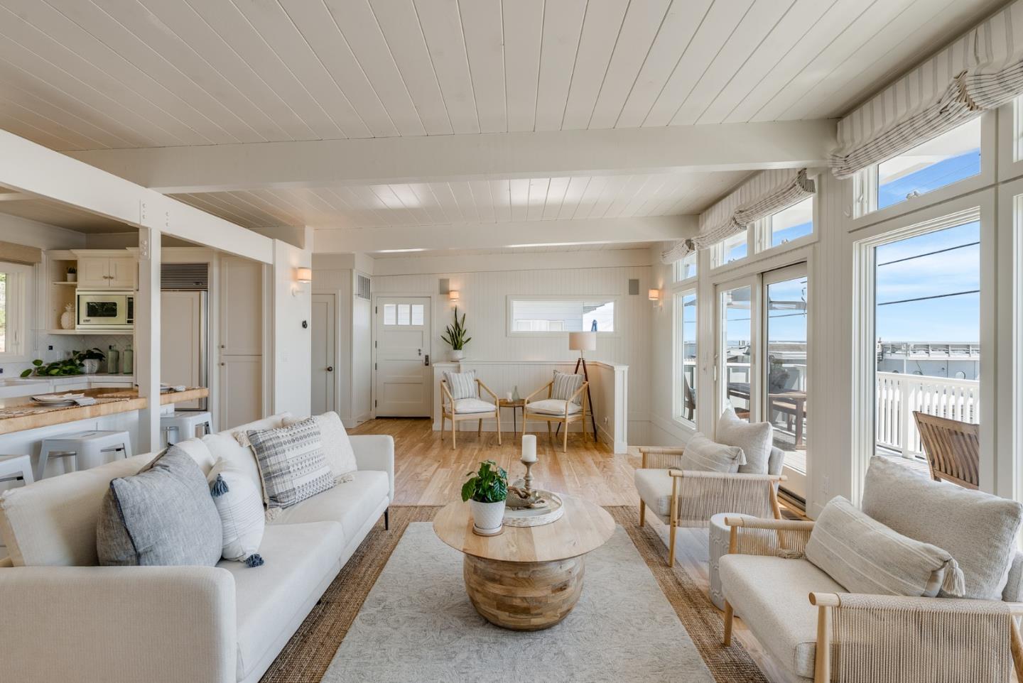 Detail Gallery Image 6 of 50 For 621 Beach Dr, Aptos,  CA 95003 - 4 Beds | 2 Baths