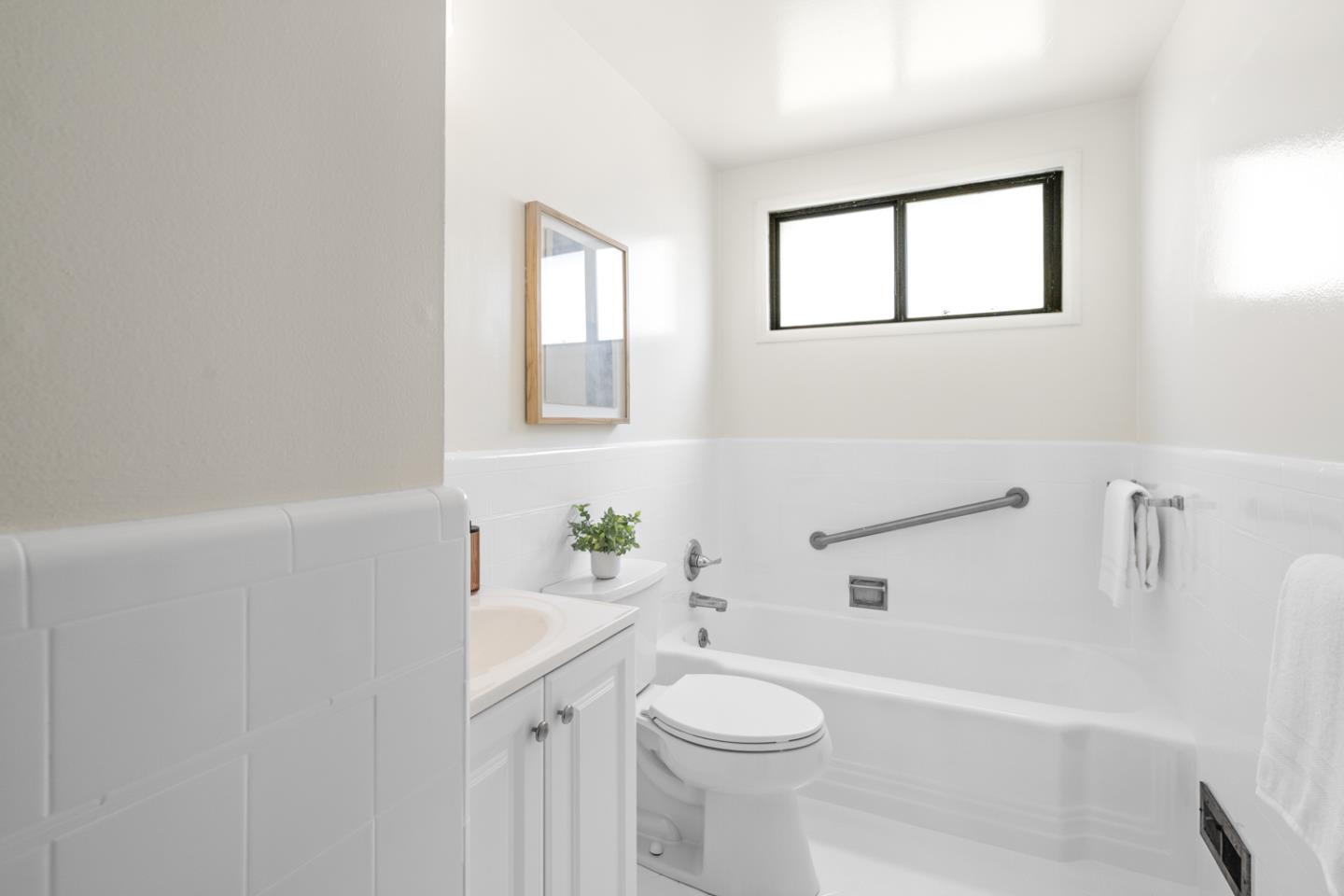 Detail Gallery Image 16 of 39 For 285 Skyline Dr, Daly City,  CA 94015 - 2 Beds | 1/1 Baths