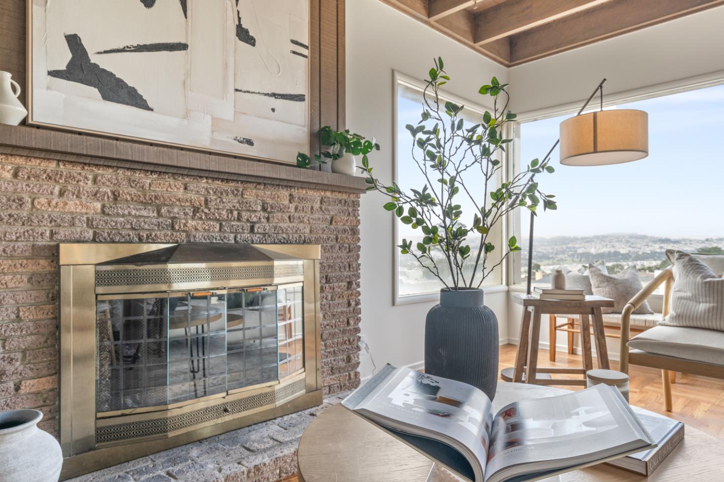 Detail Gallery Image 4 of 39 For 285 Skyline Dr, Daly City,  CA 94015 - 2 Beds | 1/1 Baths