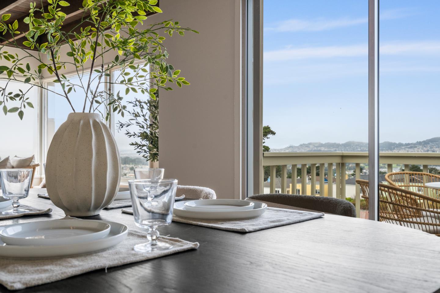 Detail Gallery Image 9 of 39 For 285 Skyline Dr, Daly City,  CA 94015 - 2 Beds | 1/1 Baths