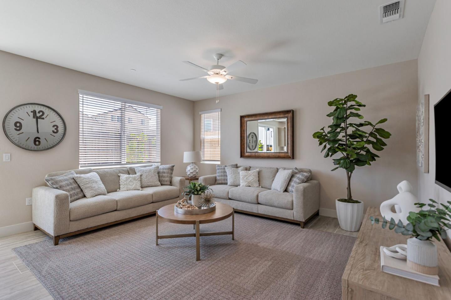 Detail Gallery Image 10 of 59 For 1143 Coyote Peak Way, Hollister,  CA 95023 - 4 Beds | 2/1 Baths