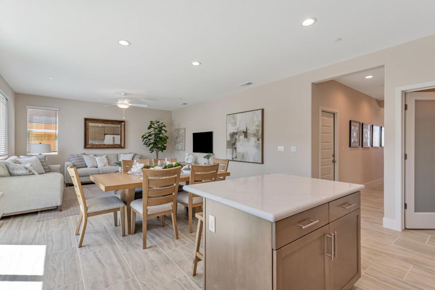 Detail Gallery Image 16 of 59 For 1143 Coyote Peak Way, Hollister,  CA 95023 - 4 Beds | 2/1 Baths