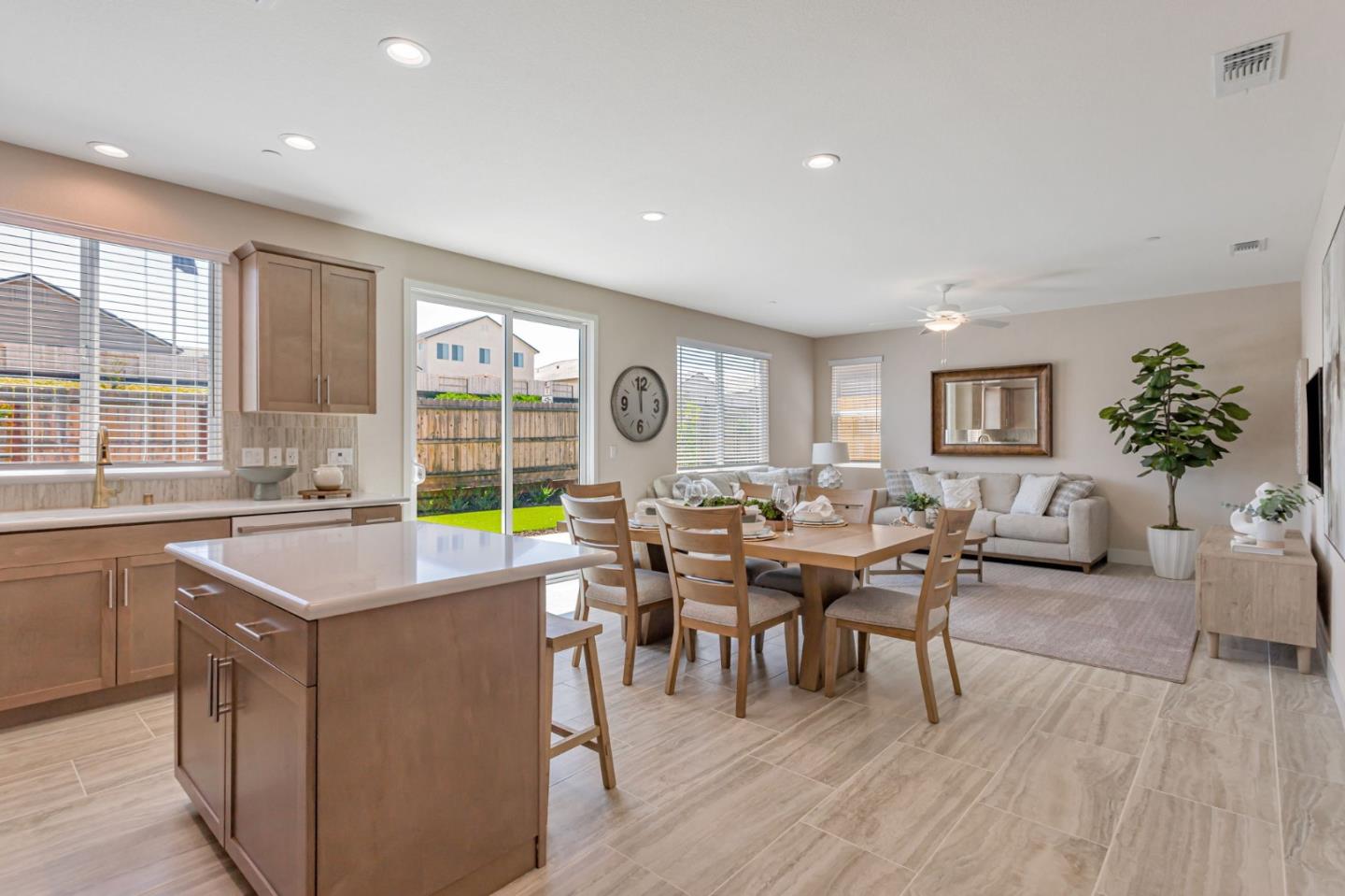 Detail Gallery Image 17 of 59 For 1143 Coyote Peak Way, Hollister,  CA 95023 - 4 Beds | 2/1 Baths