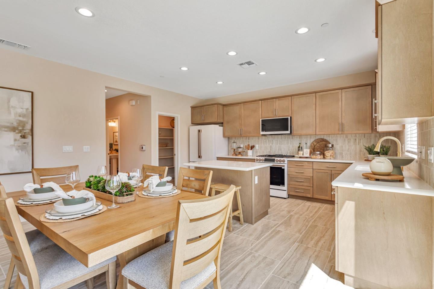 Detail Gallery Image 21 of 59 For 1143 Coyote Peak Way, Hollister,  CA 95023 - 4 Beds | 2/1 Baths