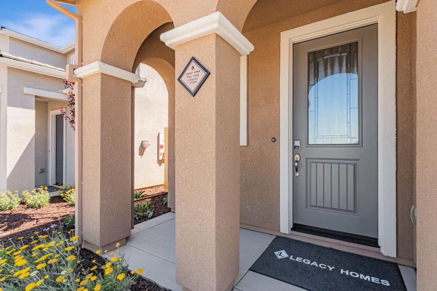 Detail Gallery Image 4 of 59 For 1143 Coyote Peak Way, Hollister,  CA 95023 - 4 Beds | 2/1 Baths
