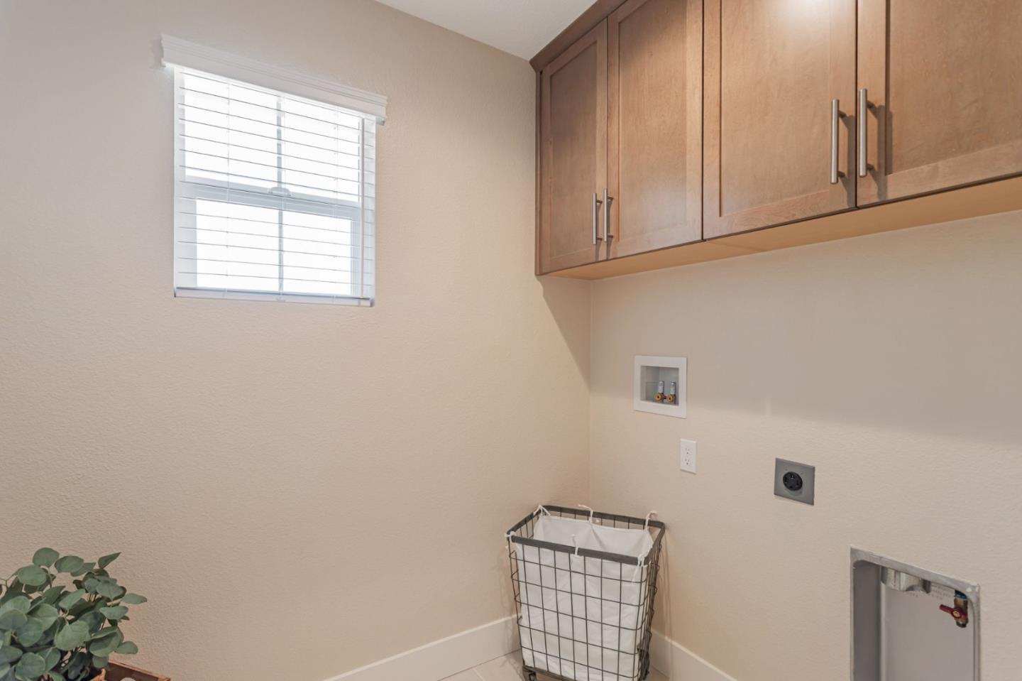 Detail Gallery Image 52 of 59 For 1143 Coyote Peak Way, Hollister,  CA 95023 - 4 Beds | 2/1 Baths
