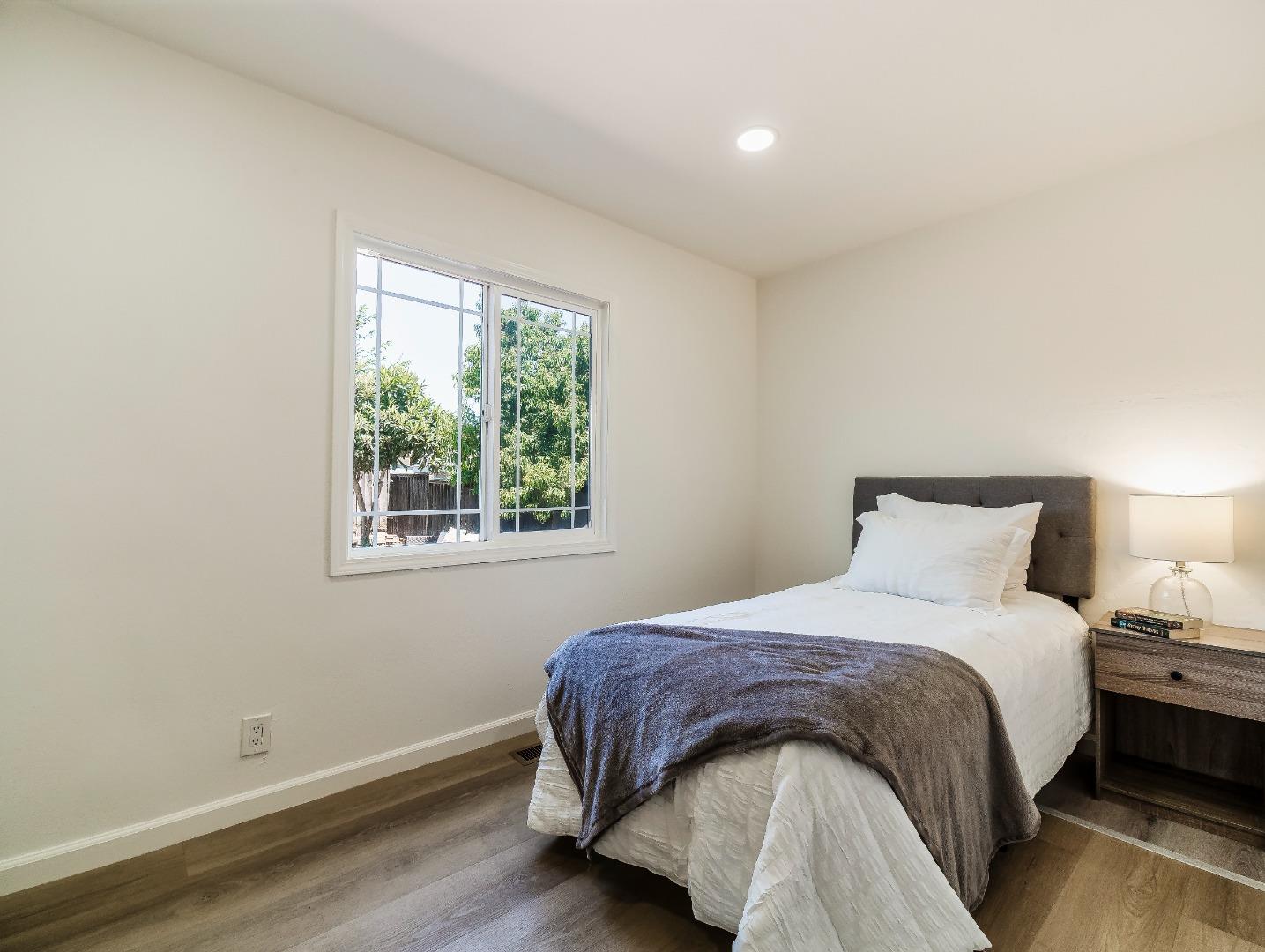 Detail Gallery Image 19 of 27 For 1051 Woodminster Dr, San Jose,  CA 95121 - 5 Beds | 3 Baths