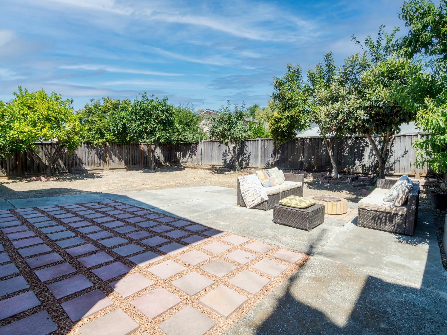 Detail Gallery Image 25 of 27 For 1051 Woodminster Dr, San Jose,  CA 95121 - 5 Beds | 3 Baths