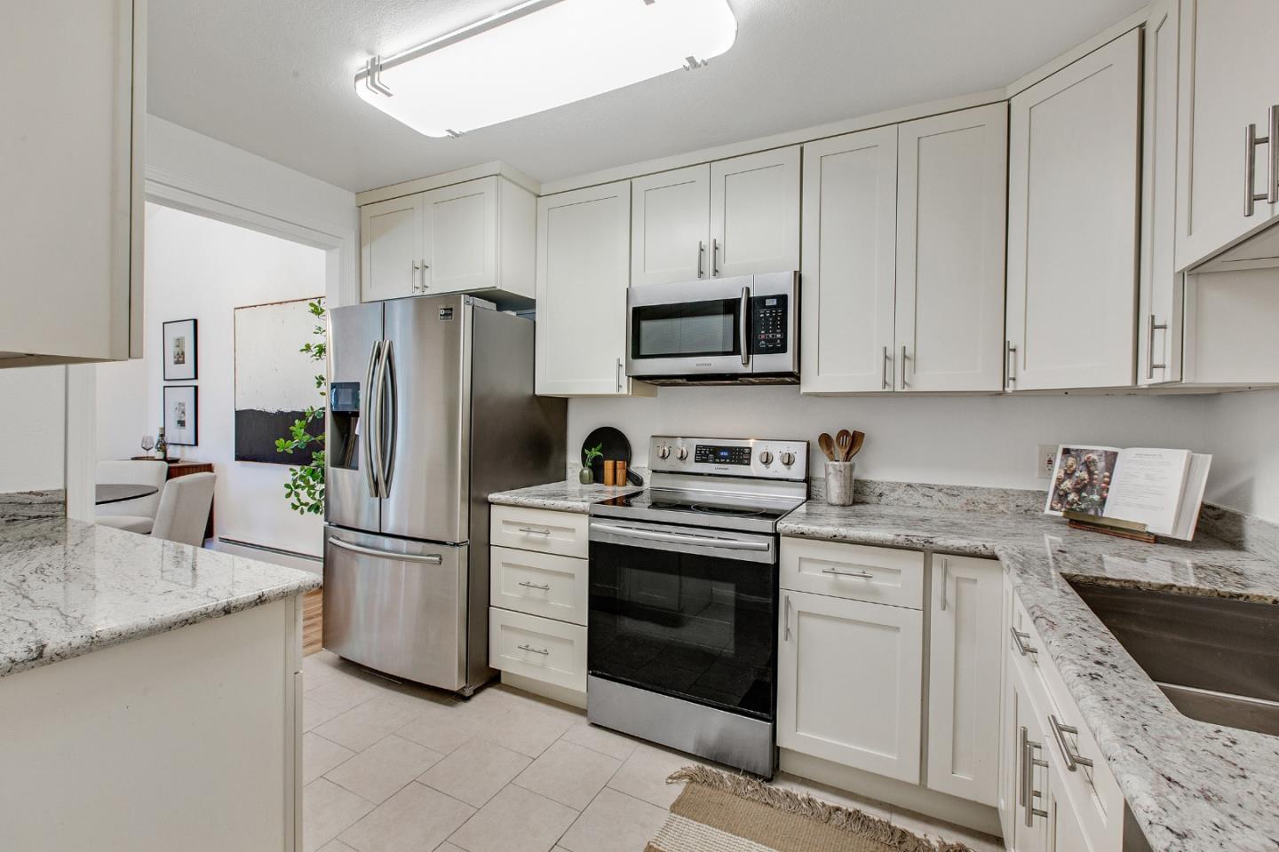 Detail Gallery Image 3 of 19 For 114 24th Ave #5,  San Mateo,  CA 94403 - 2 Beds | 2 Baths