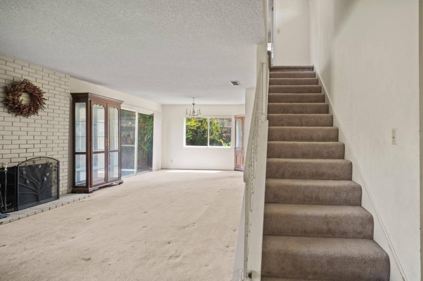 Detail Gallery Image 14 of 24 For 22709 Picador Dr, Salinas,  CA 93908 - 5 Beds | 3 Baths