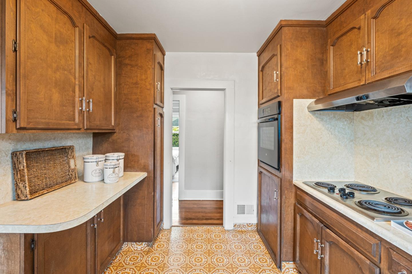 Detail Gallery Image 14 of 34 For 417 Belleville Blvd, Half Moon Bay,  CA 94019 - 3 Beds | 1/1 Baths