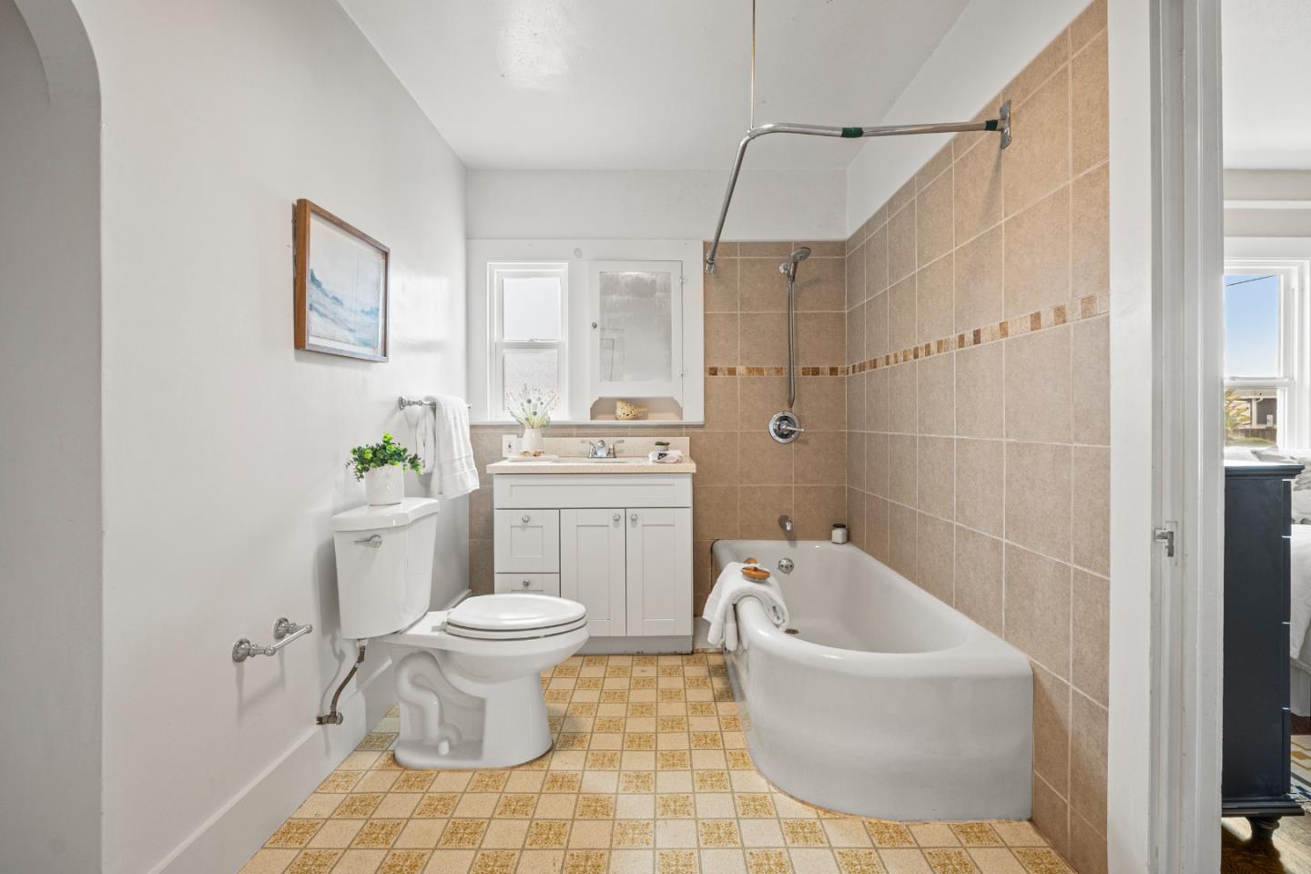 Detail Gallery Image 19 of 34 For 417 Belleville Blvd, Half Moon Bay,  CA 94019 - 3 Beds | 1/1 Baths